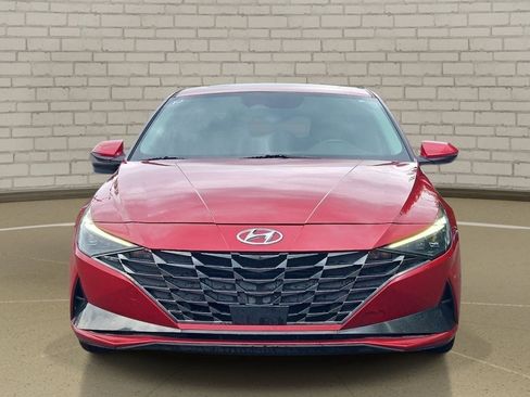 Used 2022 Hyundai Elantra Limited FWD image 2