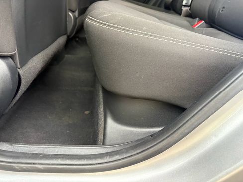 Used 2025 Hyundai Venue SEL FWD image 18