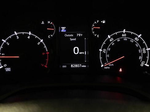 Used 2022 Toyota 4Runner SR5 AWD/4WD image 26