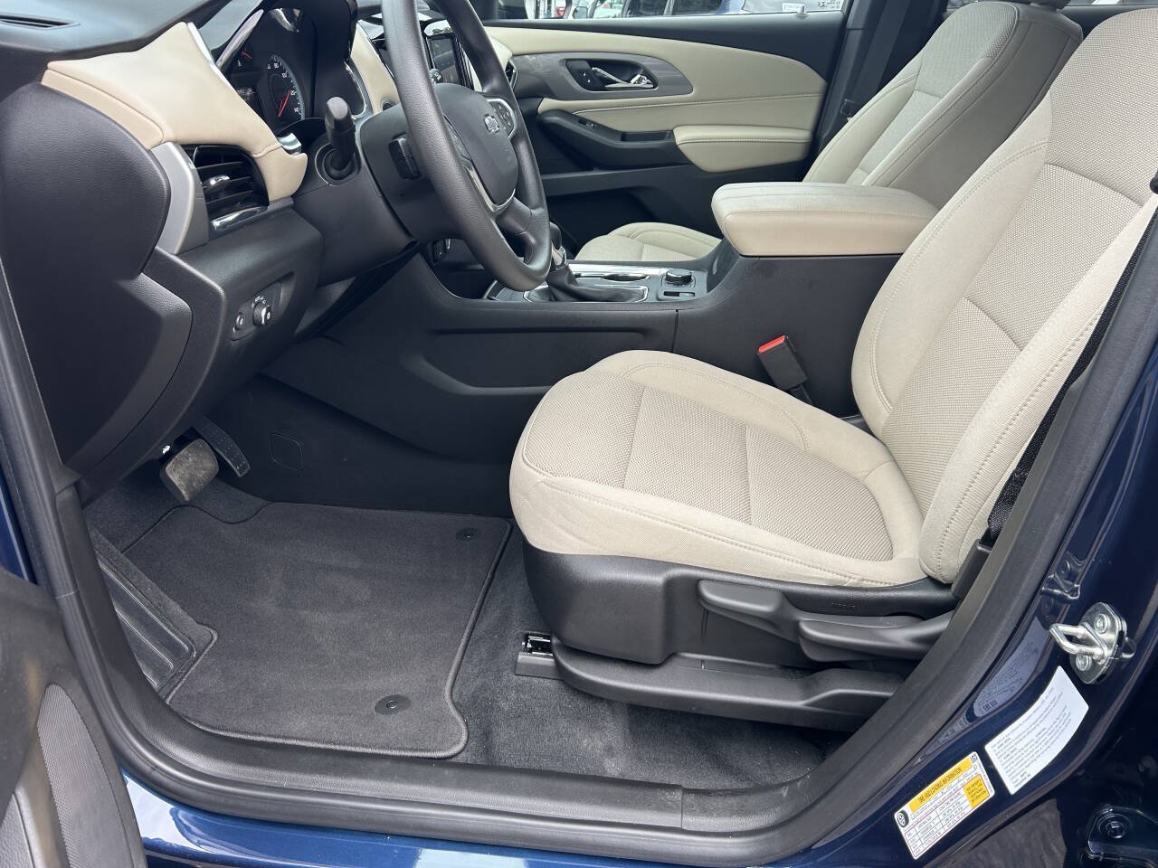 Used 2023 Chevrolet Traverse LS w/ Midnight/Sport Edition FWD image 14