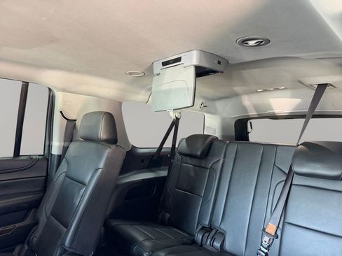 Used 2016 Chevrolet Suburban LT RWD image 13
