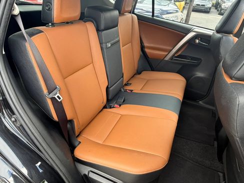 Used 2018 Toyota RAV4 Limited AWD/4WD image 12