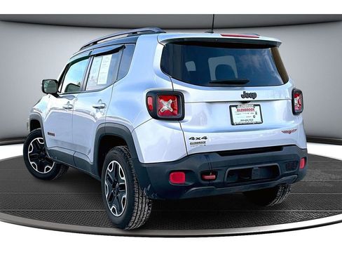 Used 2015 Jeep Renegade Trailhawk image 2