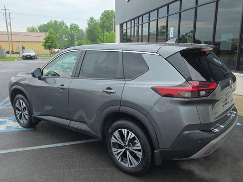 Used 2022 Nissan Rogue SV AWD/4WD image 3