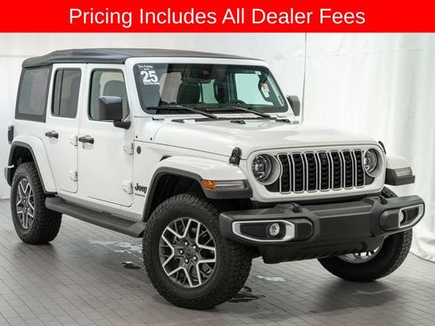 Used 2025 Jeep Wrangler Unlimited Sahara AWD/4WD image 1