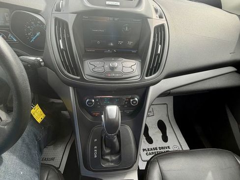 Used 2015 Ford Escape SE w/ Equipment Group 201A AWD/4WD image 32