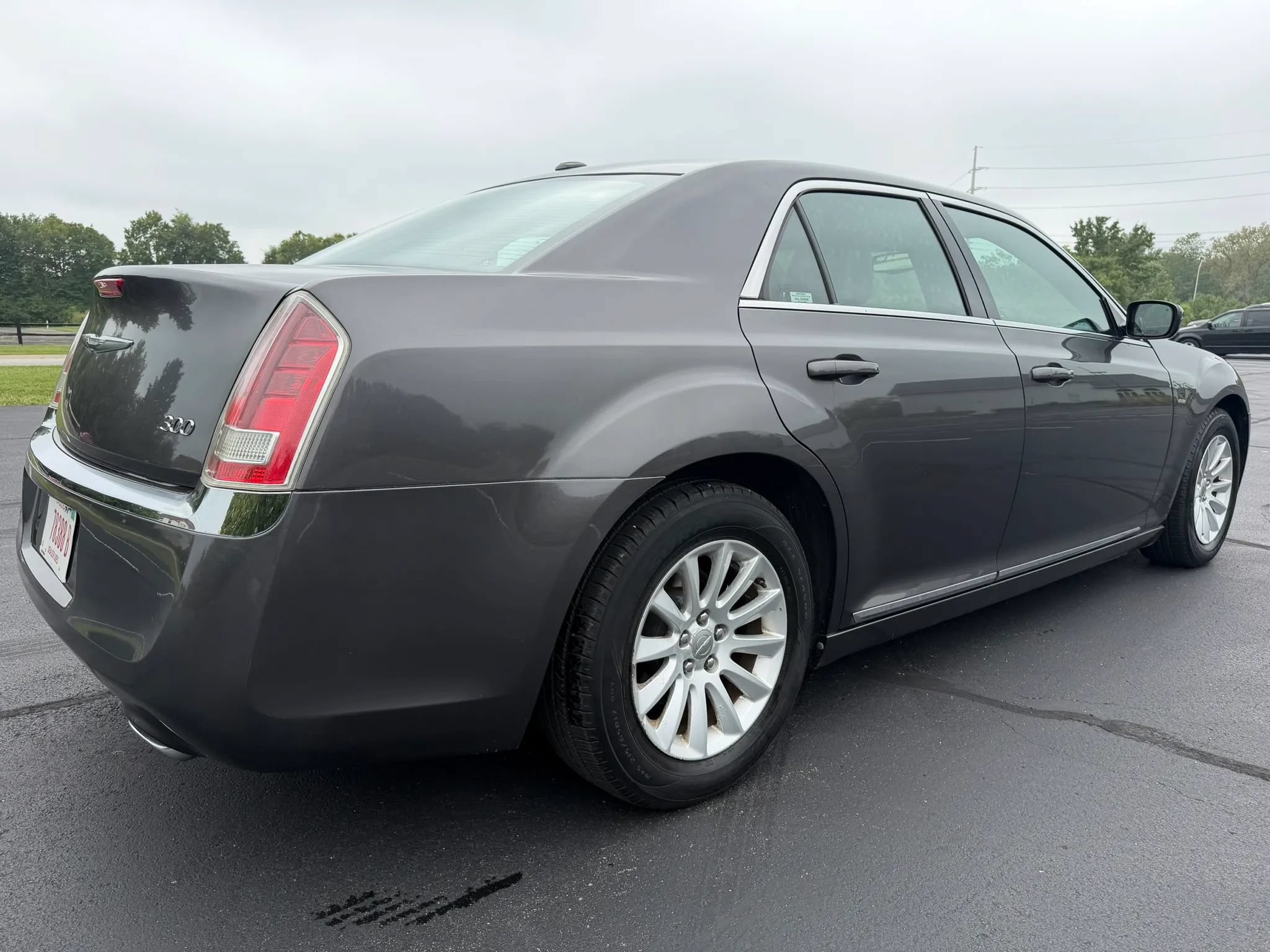 Used 2013 Chrysler 300 RWD image 6