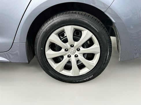 Used 2025 Toyota Corolla LE FWD image 11