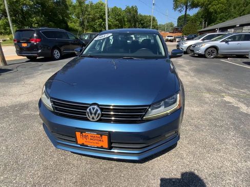 Used 2017 Volkswagen Jetta SEL Premium FWD image 3