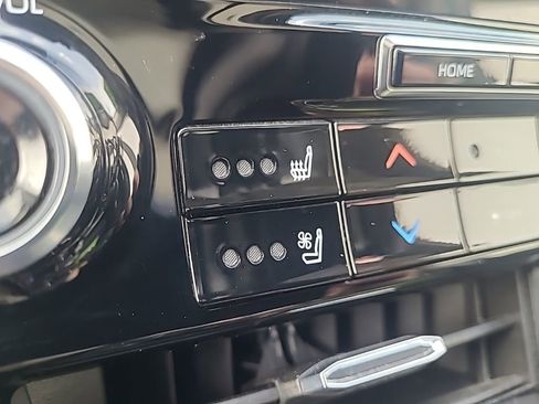 Used 2021 Toyota Highlander Platinum AWD/4WD image 30