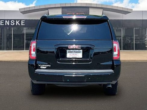 Used 2018 GMC Yukon SLT w/ Premium Edition AWD/4WD image 4