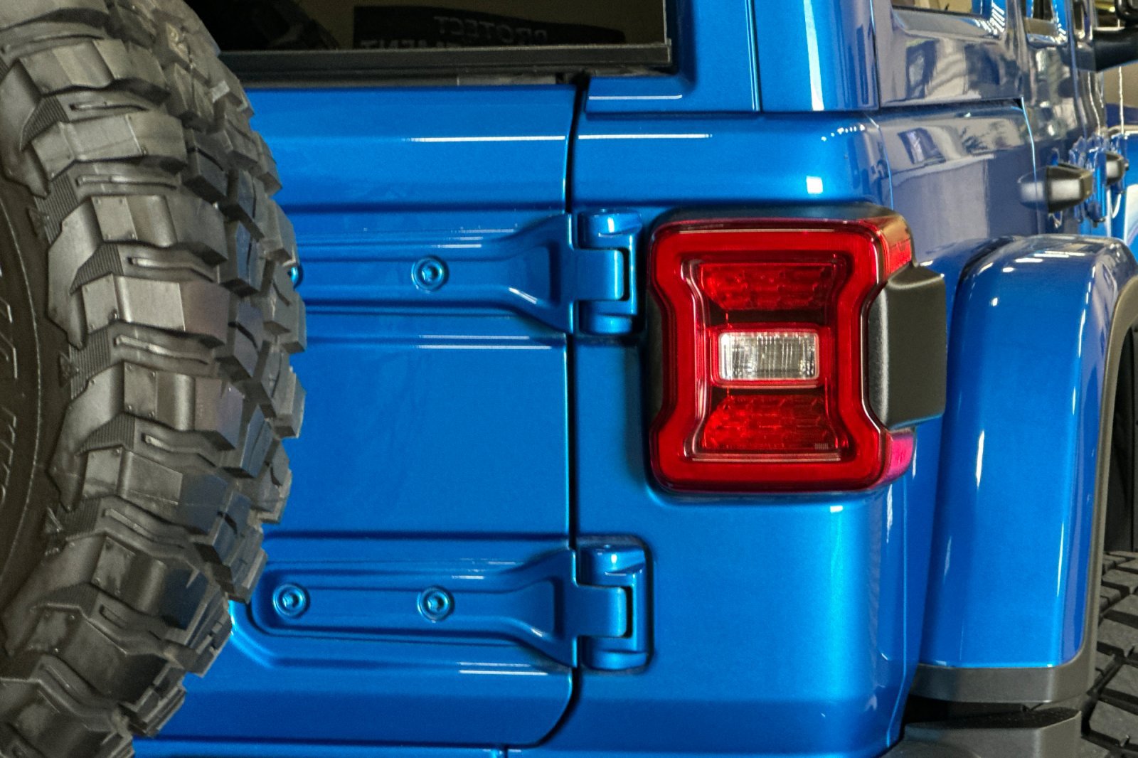 Used 2023 Jeep Wrangler Unlimited Rubicon 392 w/ Trailer Tow Package AWD/4WD image 49