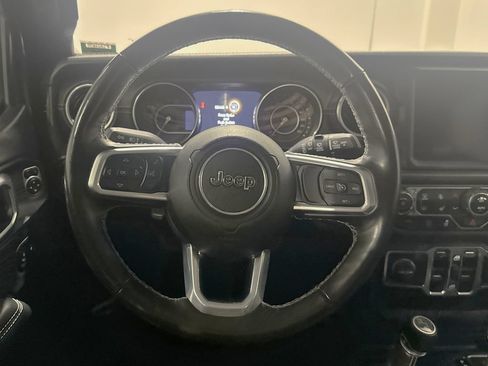 Used 2020 Jeep Wrangler Unlimited Sahara w/ Dual Top Group AWD/4WD image 5