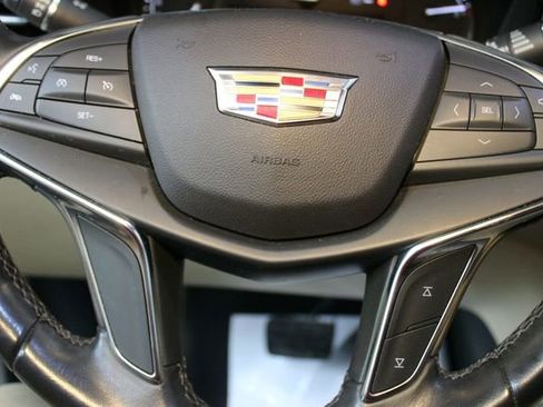 Used 2019 Cadillac XT5 FWD image 21