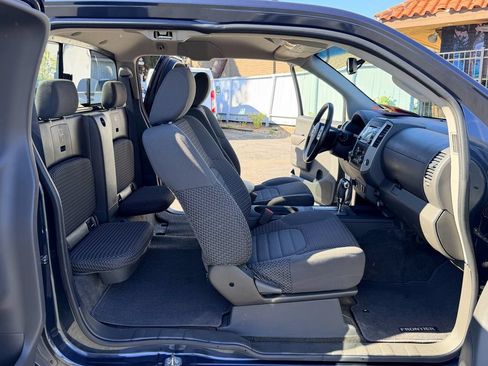 Used 2017 Nissan Frontier SV w/ SV Value Truck Package AWD/4WD image 17