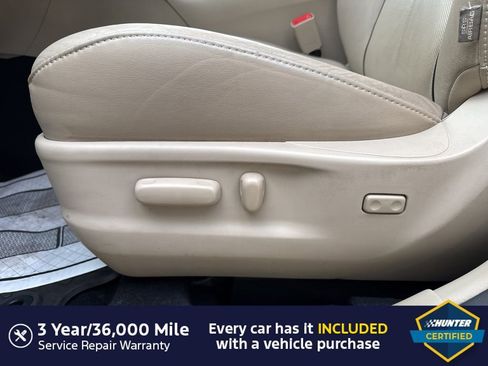 Used 2015 Toyota Venza Limited image 4