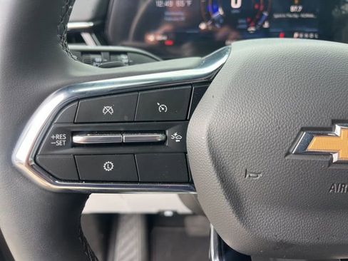 Used 2026 Chevrolet Suburban Premier image 19