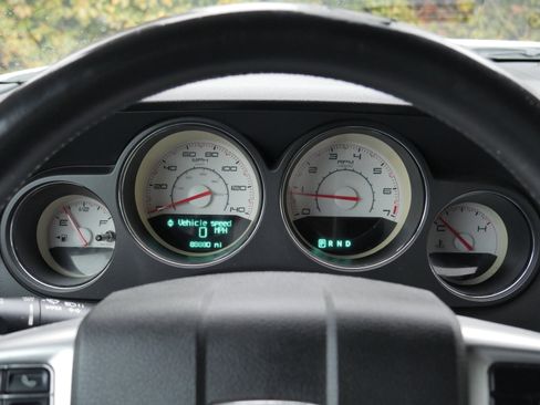 Used 2013 Dodge Challenger SXT image 7