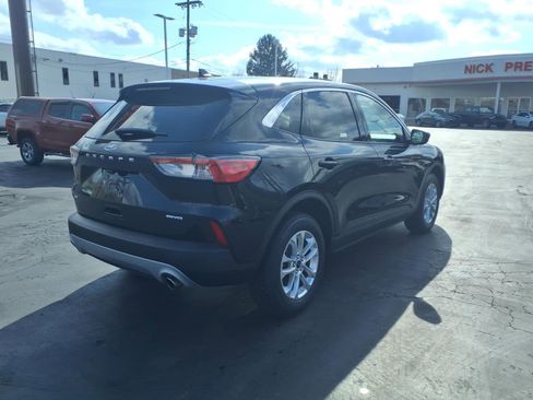 Used 2022 Ford Escape SE w/ Cold Weather Package image 4