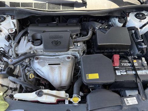 Used 2014 Toyota Camry SE image 18