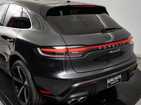 Certified 2024 Porsche Macan S AWD/4WD image 20