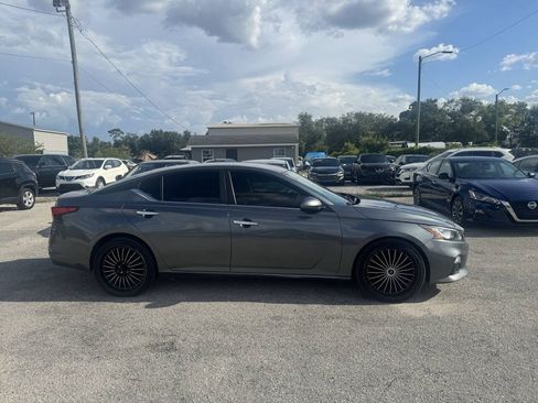 Used 2020 Nissan Altima 2.5 S FWD image 1