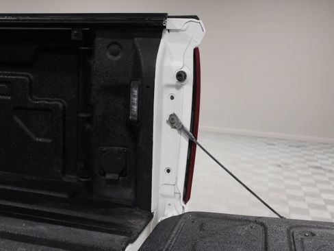 Used 2024 Chevrolet Silverado 2500 LTZ w/ LTZ Convenience Package AWD/4WD image 17