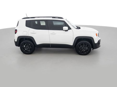 Used 2018 Jeep Renegade Altitude w/ UConnect 8.4 Nav Group AWD/4WD image 4