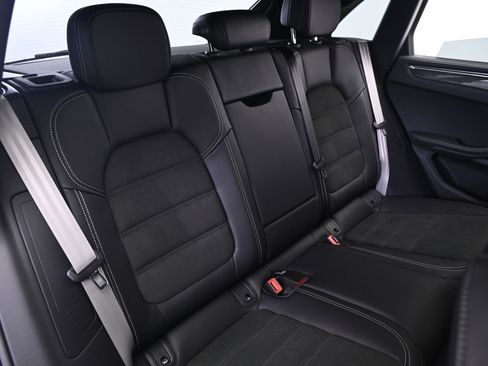 Used 2026 Porsche Macan GTS image 19