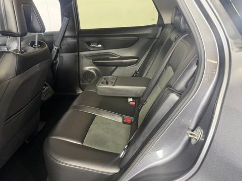 Used 2024 Nissan Ariya FWD image 28