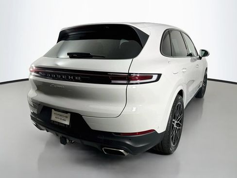 Certified 2024 Porsche Cayenne AWD/4WD image 9