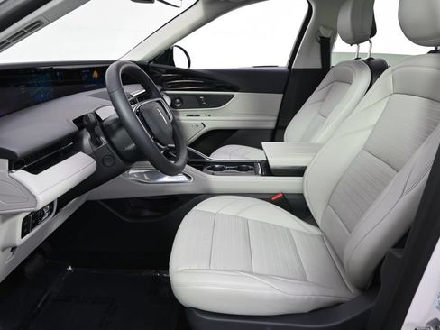 New 2026 Lincoln Nautilus Reserve w/ Jet Appearance Package AWD/4WD image 13