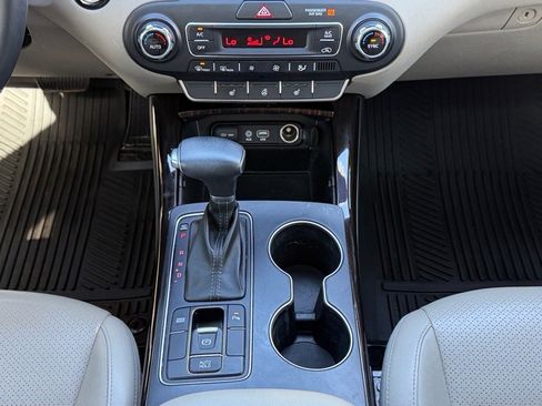 Used 2019 Kia Sorento EX w/ EX Touring Package image 18