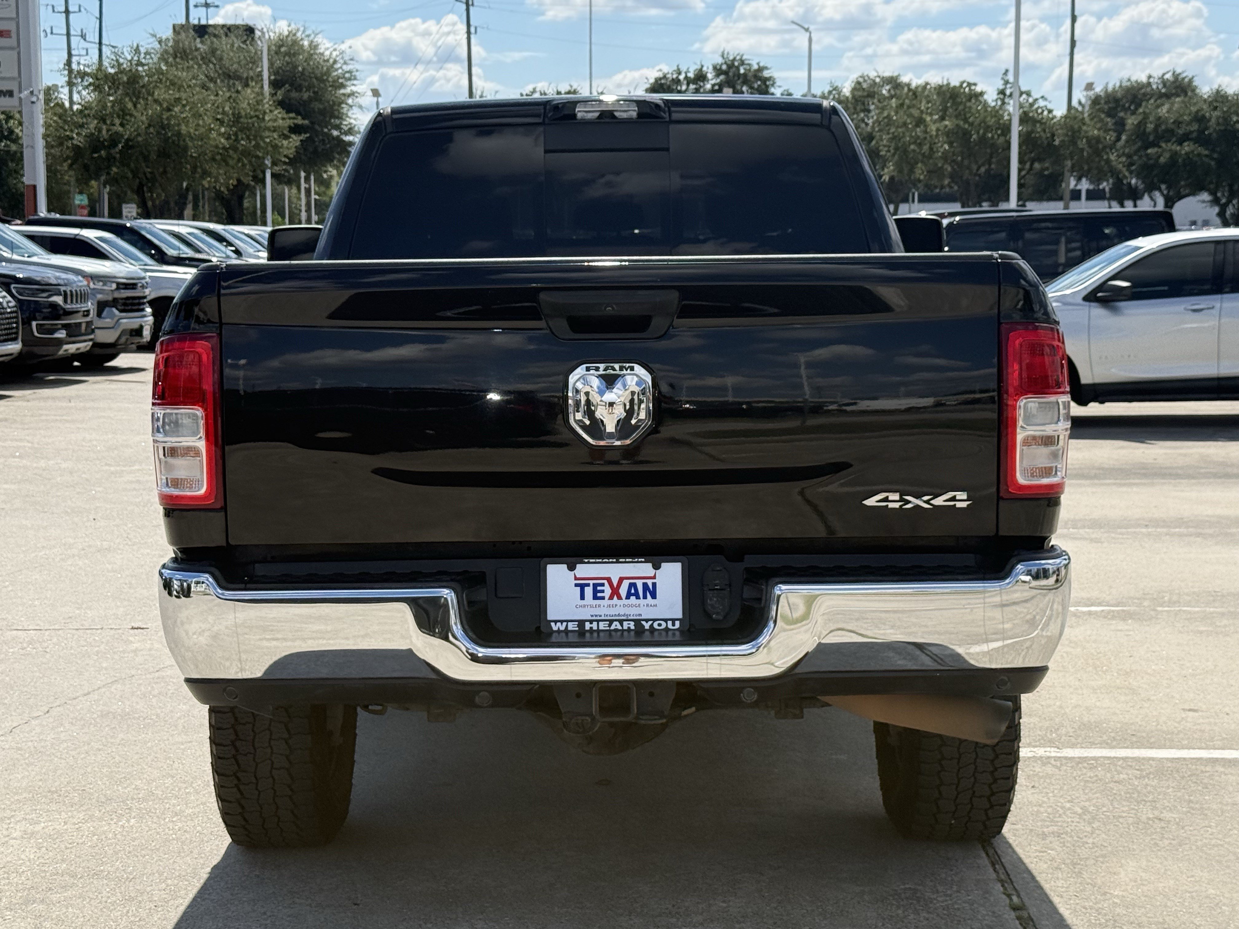 Used 2024 RAM 2500 Tradesman w/ Chrome Appearance Group AWD/4WD image 6