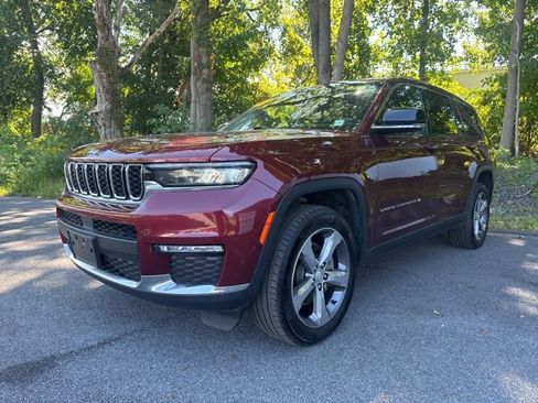 Used 2022 Jeep Grand Cherokee L Limited image 3