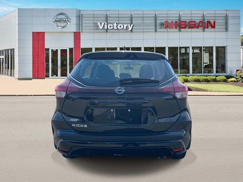 Certified 2025 Nissan Kicks Play S FWD image 4