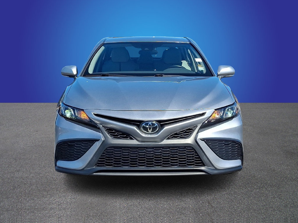 Used 2024 Toyota Camry SE FWD image 2