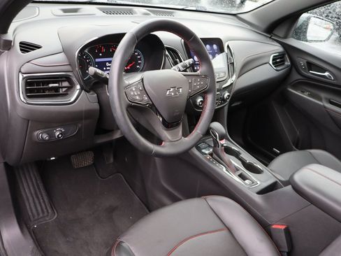 Used 2023 Chevrolet Equinox RS w/ RS Leather Package image 5