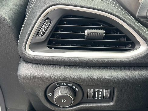 New 2026 Chrysler Pacifica Select FWD image 31