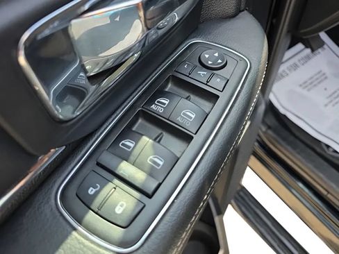 Used 2015 RAM 1500 Laramie w/ Convenience Group AWD/4WD image 13