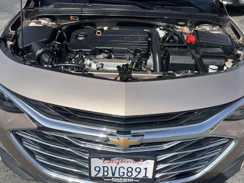 Used 2019 Chevrolet Malibu LT w/ Leather Package FWD image 9