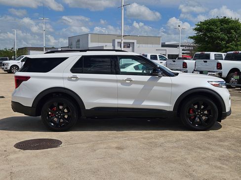 Used 2023 Ford Explorer ST w/ Equipment Group 401A image 2