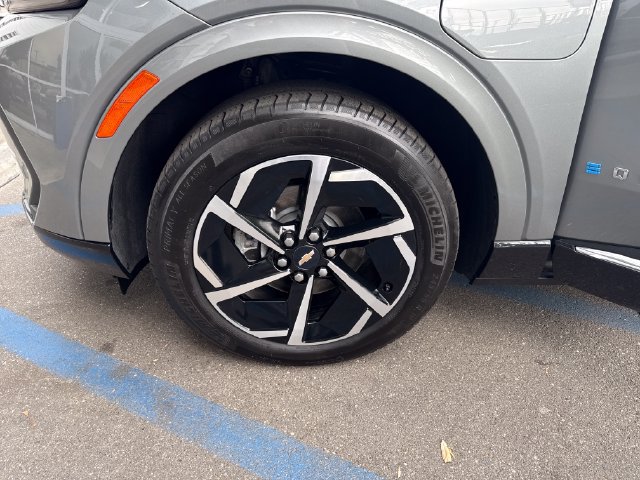 Used 2024 Chevrolet Equinox EV LT FWD image 27