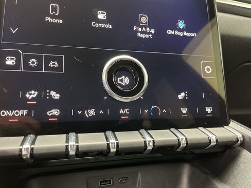 Certified 2025 GMC Terrain Elevation AWD/4WD image 17