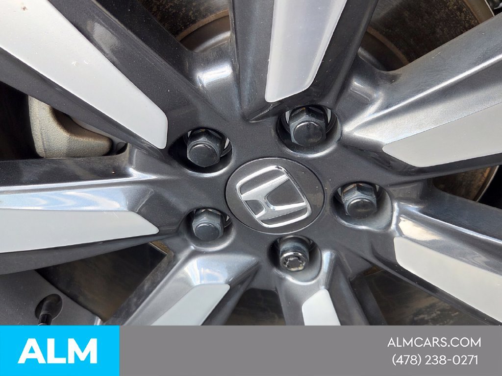 Used 2025 Honda Pilot Touring image 13