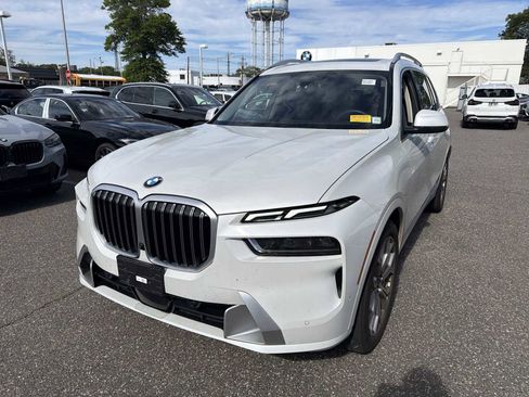 Certified 2024 BMW X7 xDrive40i w/ Parking Assistance Package AWD/4WD image 4