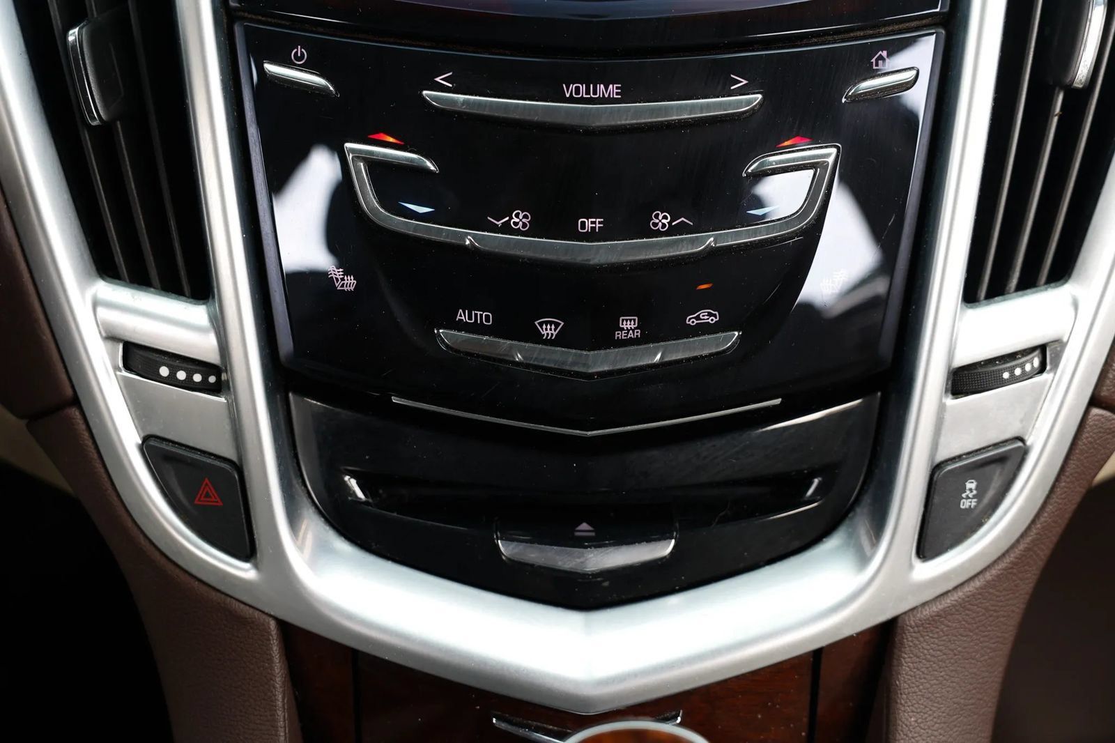 Used 2016 Cadillac SRX Luxury w/ Driver Awareness Package FWD image 33