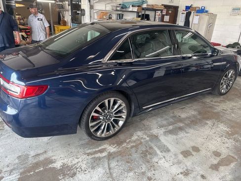 Used 2017 Lincoln Continental Select w/ Climate Package image 5