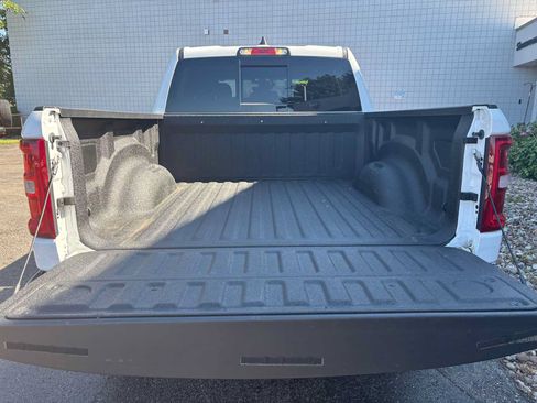Used 2025 RAM 1500 Big Horn AWD/4WD image 6