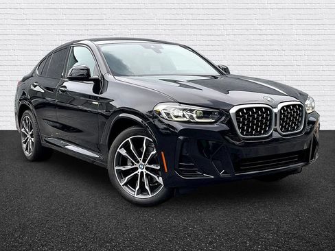 Used 2022 BMW X4 xDrive30i w/ M Sport Package AWD/4WD image 3